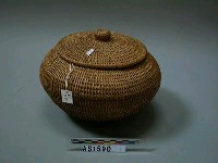 藏品(壺形籐編容器)的圖片